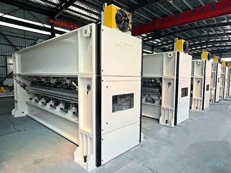 Μη μη υφασμένα 10m/min ταχύτητα υψηλή ταχύτητα 1200rpm μηχανή τρύπησης βελόνων