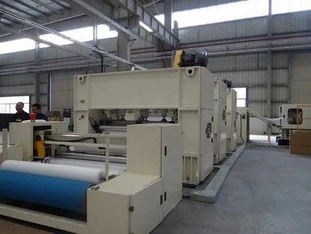 800gm γραμμή παραγωγής τρύπησης βελόνων για μη υφασμένα μέσα διήθησης αέρα